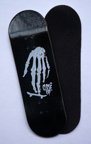 BOARD G5 31MM WIDE, MEDIUM CONCAVE CLOSE UP BLACK – 9,50 € ($12,38 USD)