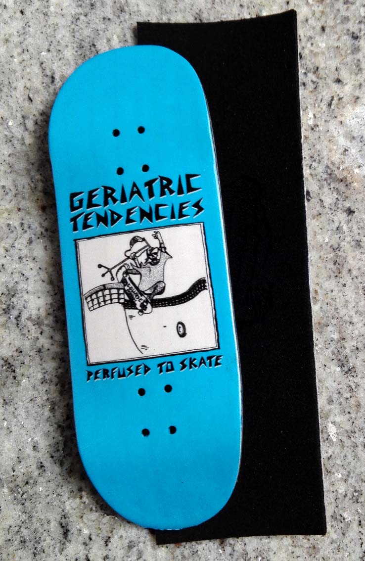 BOARD COLLAPSE SKATEBOARDS 33MM MEDIUM CONCAVE + RIPTAPE – 9,50 € ($12,38 USD)