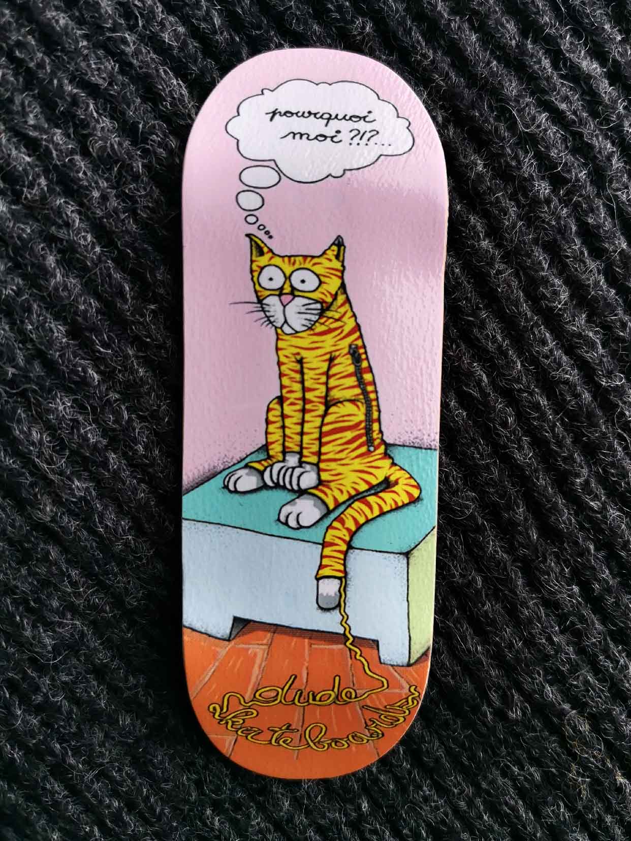BOARD DUDE SKATEBOARDS CAT 33MM MEDIUM CONCAVE + RIPTAPE – 9,90 € ($11,09 USD)