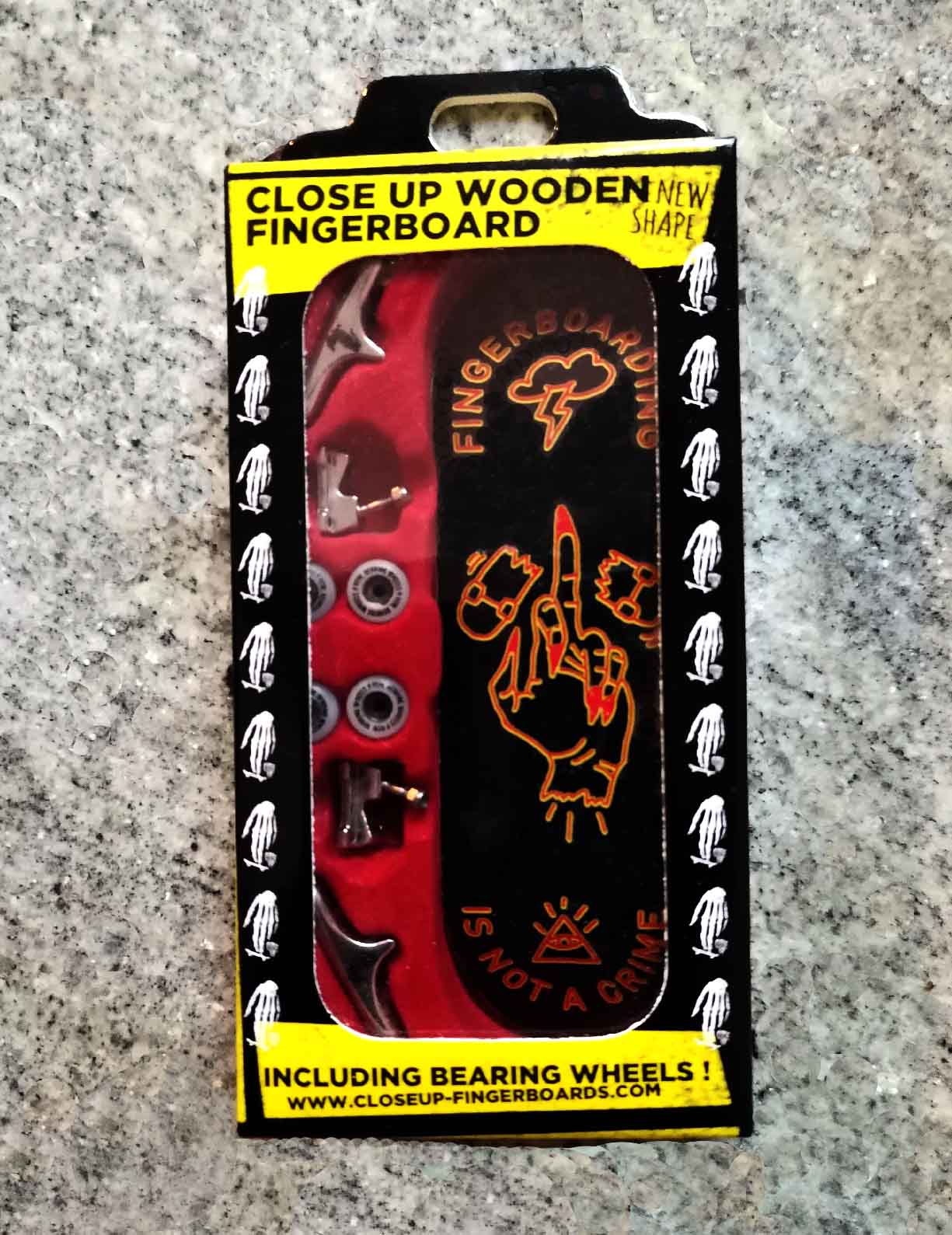 COMPLETE SET FINGERBOARDING…33MM MEDIUM CONCAVE – 26,70 € ($ 29,95)