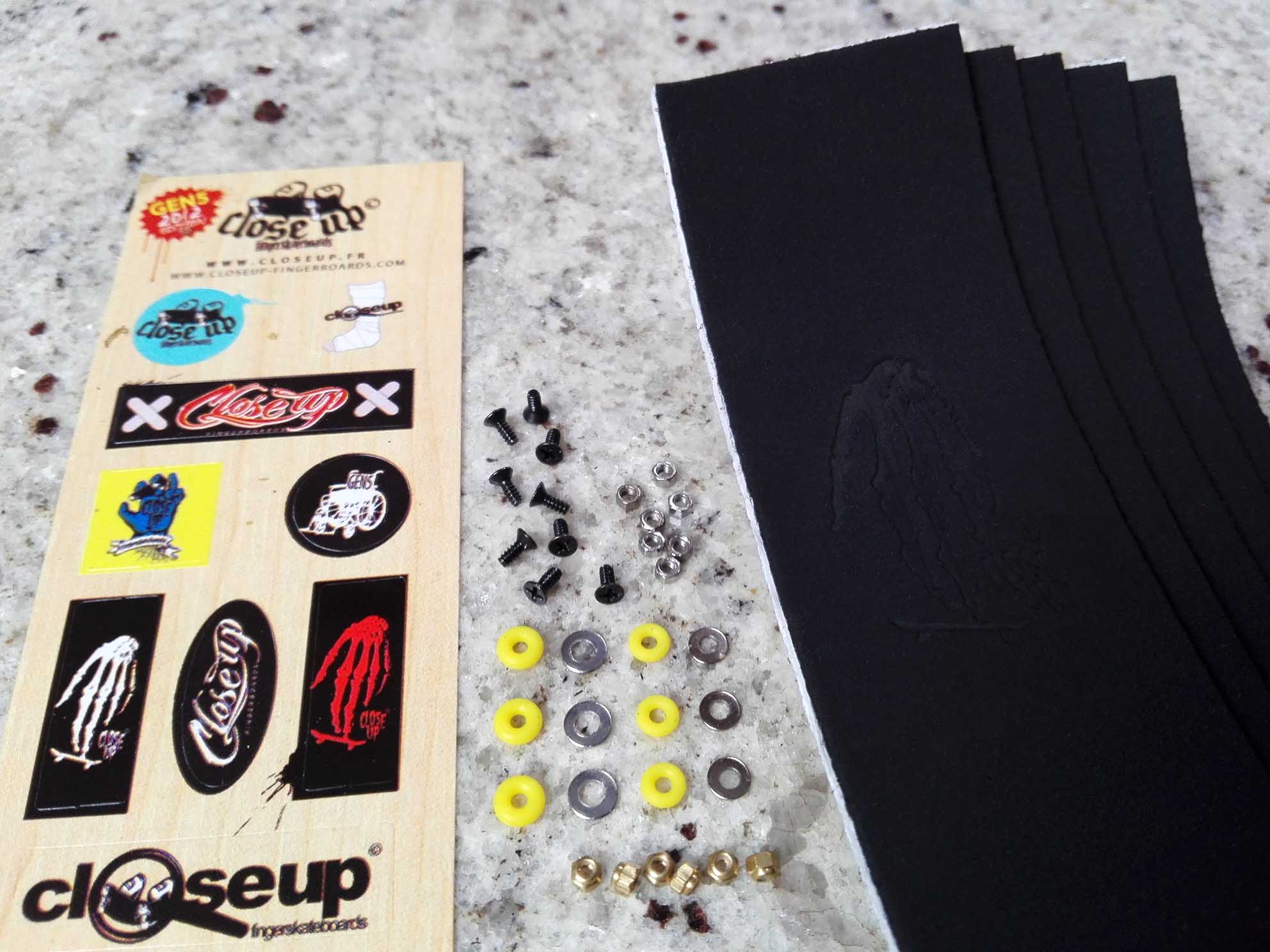 REPAIR / SAFETY KIT 6,00 € ($6,98 USD)