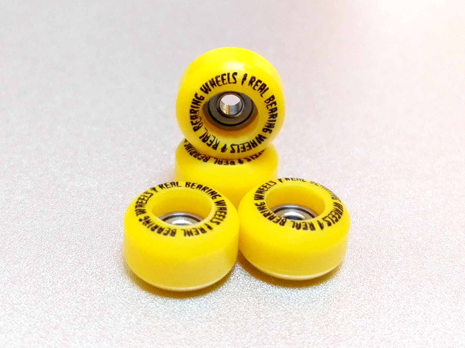 4 CNC PRINTED YELLOW BEARING WHEELS – 14,00 € ($ 15,20 USD)