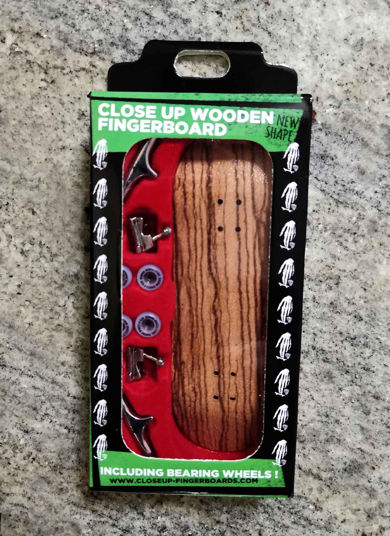 CLOSE UP COMPLETE SET ZEBRA WOOD 33MM MEDIUM CONCAVE – 26,00 € ($ 28,50)